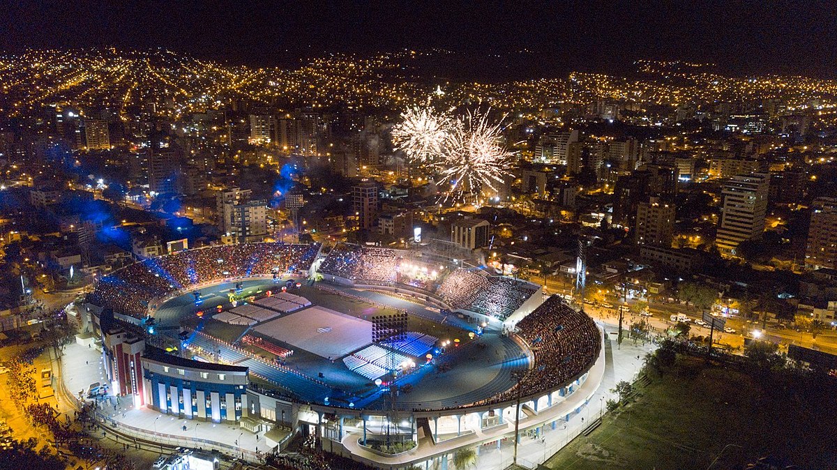 1200px-Vista_Aerea_de_la_Inauguracion_de_los_Juegos_Suramericanos_Cochabamba_2018